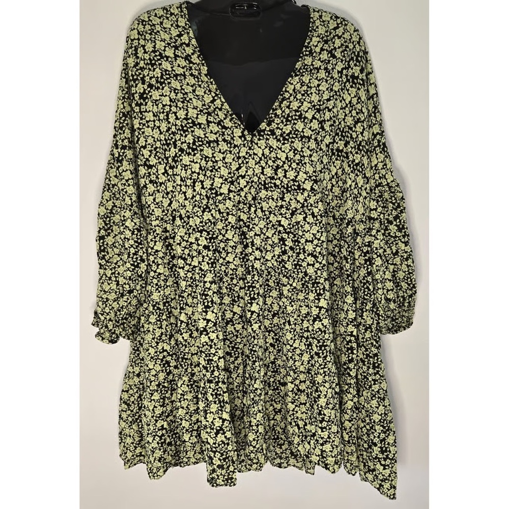Floral V-Neck Dress in Black and Cream